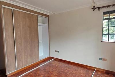 5 Bed House with En Suite in Karen - 4