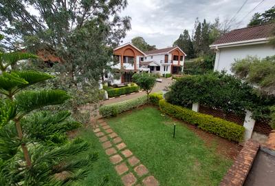 6 Bed Townhouse with En Suite at Algeyo 66 - 3