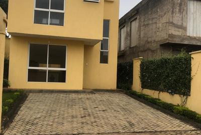 3 Bed Townhouse with En Suite in Kitisuru