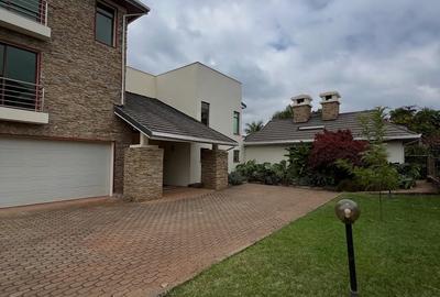 5 Bed Townhouse with En Suite in Karen - 4