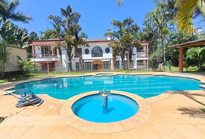 6 Bed House with En Suite in Nyari