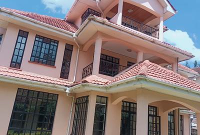 5 Bed Townhouse with En Suite in Lavington