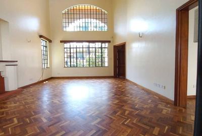 4 Bed Townhouse with En Suite in Spring Valley - 3