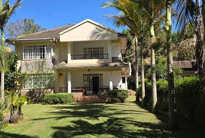 4 Bed House with En Suite at Loresho Road - 2