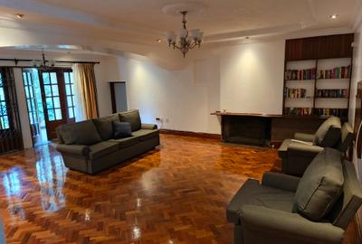 4 Bed Townhouse with En Suite at Lavington - 2