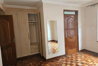 3 Bed Townhouse with En Suite in Lavington