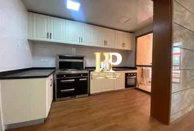 2 Bed Apartment with En Suite in Kilimani - 4