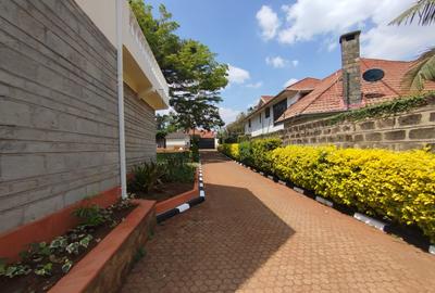 4 Bed House with En Suite at Runda