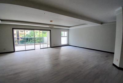 3 Bed Apartment with En Suite at Riverside Gardens