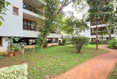 3 Bed Apartment with En Suite at Riverside Drive - 2