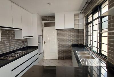 4 Bed House with En Suite at Rimpa Road - 4