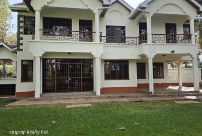5 Bed House with En Suite in Runda