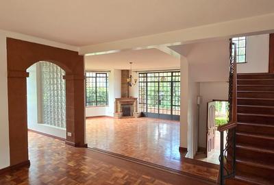 5 Bed Townhouse with En Suite in Lavington - 4