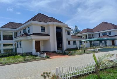 4 Bed Townhouse with En Suite in Karen Hardy