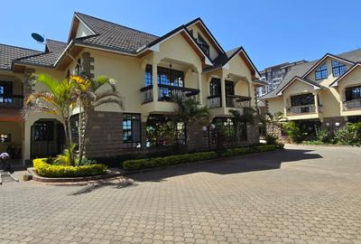 5 Bed Townhouse with En Suite at Lavington Road - 2