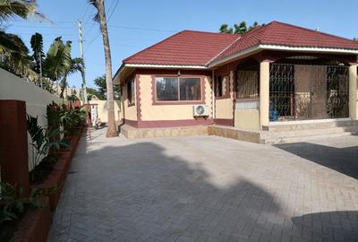 3 Bed Apartment with En Suite in Nyali Area