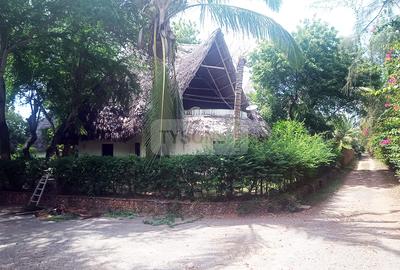 2 Bed House with En Suite in Malindi