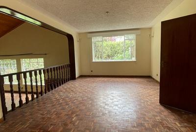 5 Bed House with En Suite in Kyuna