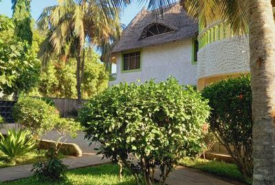 3 Bed Villa with En Suite in Diani