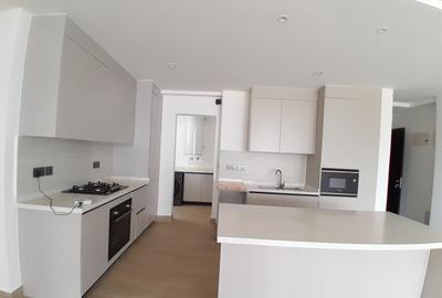 3 Bed Apartment with En Suite at Riverside Drive - 4