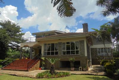 4 Bed House with En Suite at Off Un Avenue