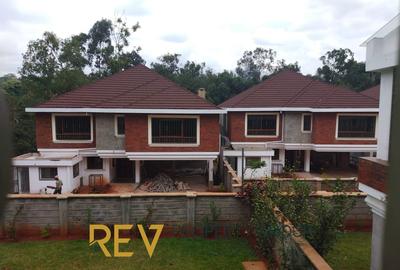 5 Bed Townhouse with En Suite in Spring Valley