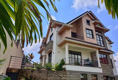 6 Bed House with En Suite at Membley Estate