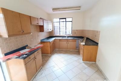 4 Bed Townhouse with En Suite in Kilimani