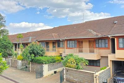 3 Bed House with En Suite in Lavington