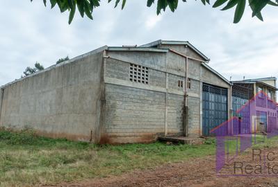 10,000 ft² Warehouse at Maragua Town - 2