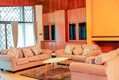 5 Bed Villa with En Suite in Kitisuru