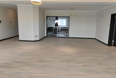 3 Bed Apartment with En Suite at Riverside Gardens