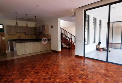 5 Bed Townhouse with En Suite in Lavington