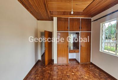 4 Bed House with En Suite in Runda - 3