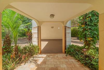 5 Bed House with En Suite in Muthaiga - 2