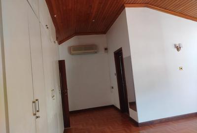 6 Bed House with En Suite in Gigiri - 4