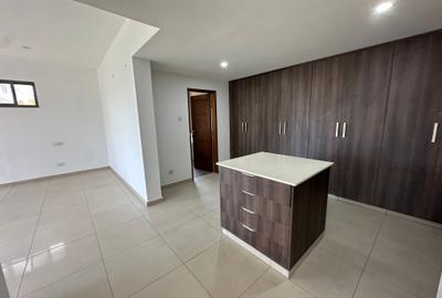 Serviced 3 Bed Apartment with En Suite at Go Khart