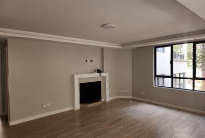 3 Bed Apartment with En Suite in Lavington - 2