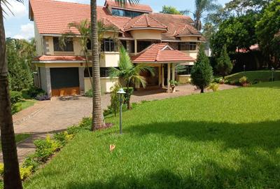 5 Bed House with En Suite in Runda