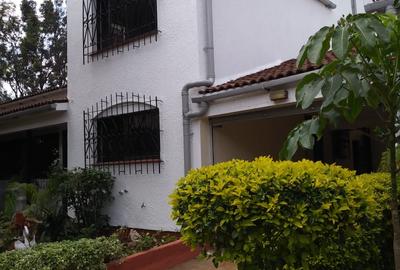 5 Bed Townhouse with En Suite at Muringa Road - 2