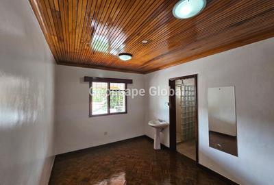 4 Bed House with En Suite in Gigiri