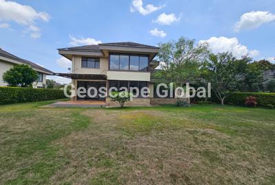 4 Bed House with En Suite in Ridgeways