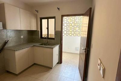 3 Bed Apartment with En Suite in South C