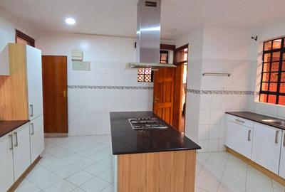 5 Bed Townhouse with En Suite at Lavington Green - 3