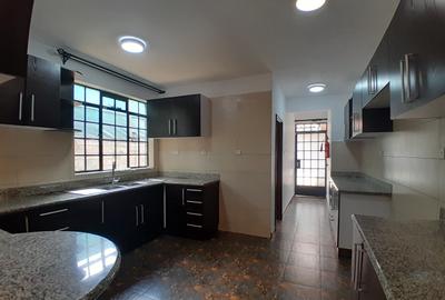 4 Bed Townhouse with En Suite at Lavington - 4