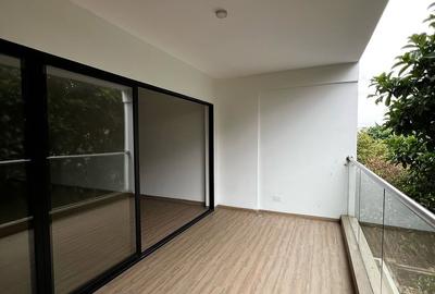 3 Bed Apartment with En Suite in Lavington