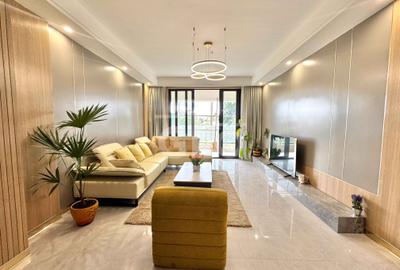 3 Bed Apartment with En Suite in Riverside
