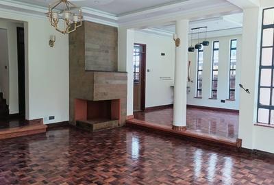 5 Bed Townhouse with En Suite in Lavington