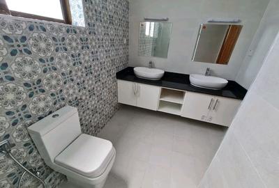 3 Bed Apartment with En Suite at Kasuku Road