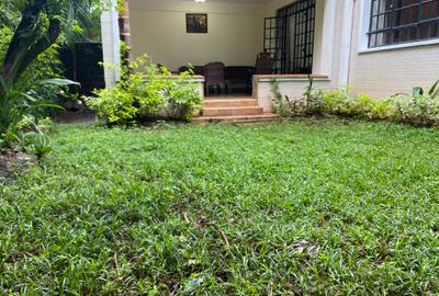 Furnished 2 Bed Apartment with En Suite in Nyari